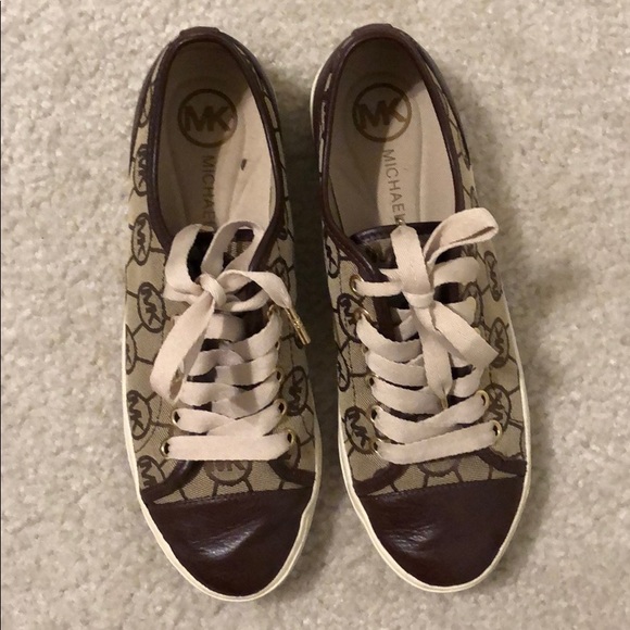 Michael Kors shoes 😊❤️ - Picture 2 of 5